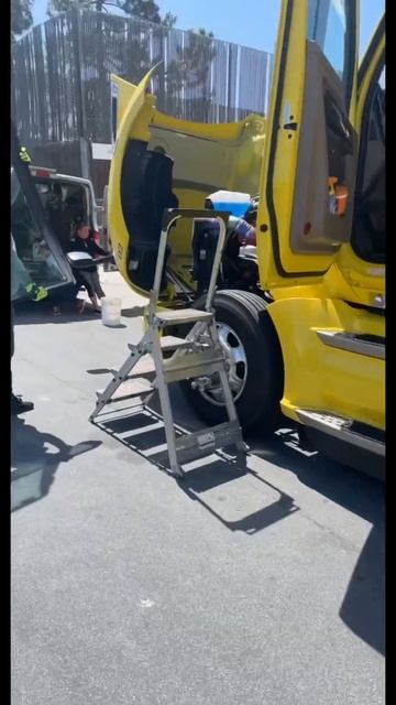 Windshield replace #punjabi #california #usa #trucker #desi #ytshorts #nature #viral #trending смотреть онлайн