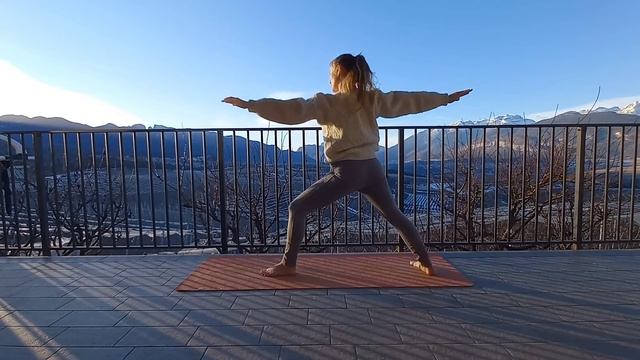 Two Week Yoga Challenge Day 9 - Forward Folds & Flow Vinyasa смотреть онлайн