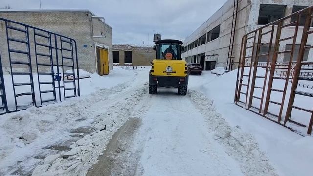 Китайский ковш объёмом 1,4 куб.м. от фронтального погрузчика SDLG 936 с ножом смотреть онлайн