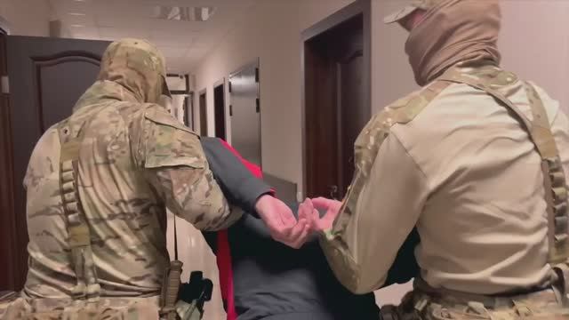 В КРЫМУ ЗАДЕРЖАН ПОСОБНИК СБУ смотреть онлайн