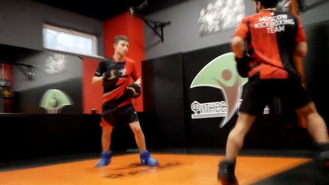 Работа на лапах. Спортивная школа "Ратмир". Фитнес Парк | Чертаново смотреть онлайн