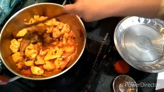 CAULIFLOWER  POTATO COCONUT MILK KURMA /காலிப்ளவர் ௨ருளைகிழங்கு தேங்காய் பால் குருமா