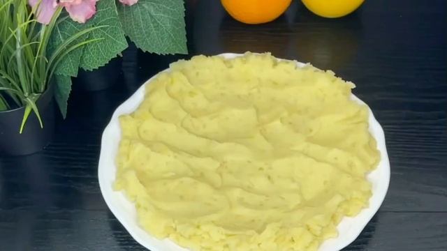 Пирожки с картошкой!#пирожки#пирожкискартошкой#кулинария#вкусноипросто#новыйгод2022#нохчиблогер#кча смотреть онлайн