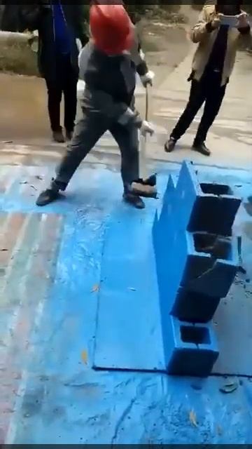 Демонстрация прочности торкрет-пластика PlastiGun 307 смотреть онлайн