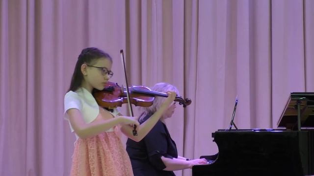 А. Спендиаров "Колыбельная", исп. Ульянова София (4 кл.) смотреть онлайн