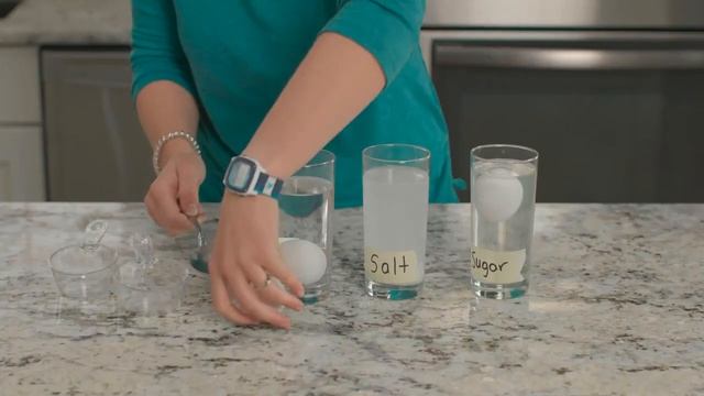 Science Salt Buoyance Experiment смотреть онлайн