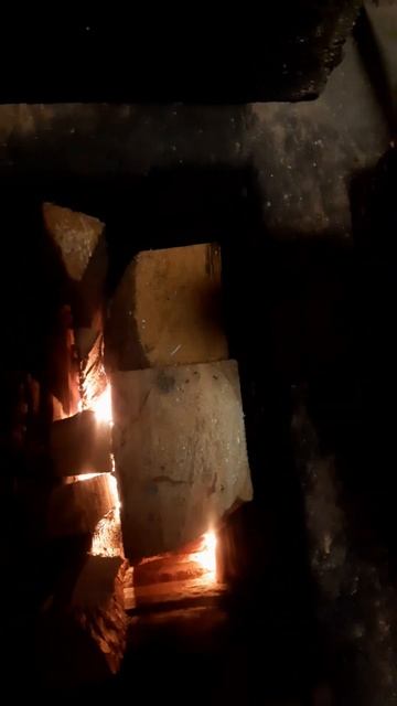 Печь Ракету топим дровами,а не хворостом.Rocket Stove.