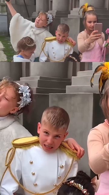 princess brides surrounded the handsome prince. prince's tears #cinderella #supersofi смотреть онлайн