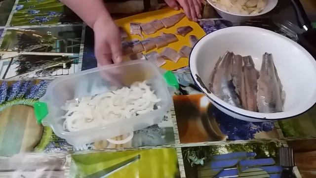 МАРИНОВАННАЯ СЕЛЕДКА В ТОМАТНОМ СОУСЕ ! ОБАЛДЕННО ВКУСНАЯ ЗАКУСКА НА ПРАЗДНИЧНЫЙ СТОЛ !