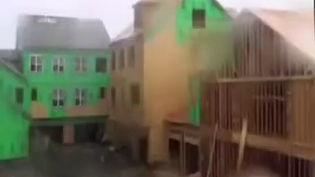 Падение двухэтажного дома от ветра смотреть онлайн