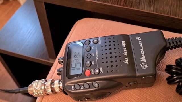 Носимая (портативная) CB радиостанция Alan 42.Замер выходной мощности и тока потребления. смотреть онлайн