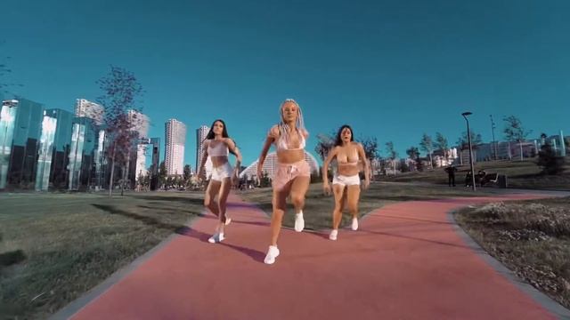 Яна Жижина / Black Eyed Peas - NO MANANA смотреть онлайн