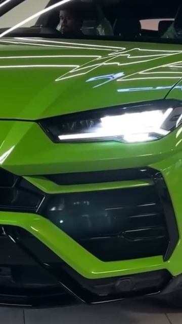 The Lamborghini urus green colour 2023 смотреть онлайн