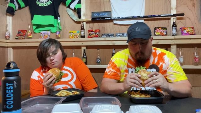 Perkins Burger Taste Test смотреть онлайн