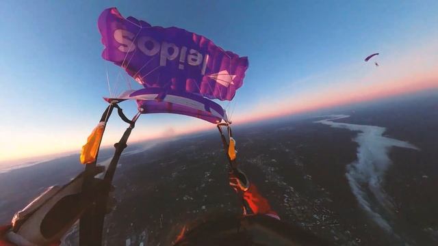 47th Marine Corps Marathon Parachute Jump Sponsored by Leidos смотреть онлайн