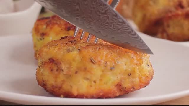 Нежные куриные котлеты с горчицей и зеленью рецепт, ко смотреть онлайн