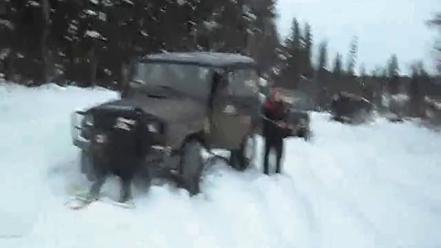 уаз засел на пенек.avi смотреть онлайн