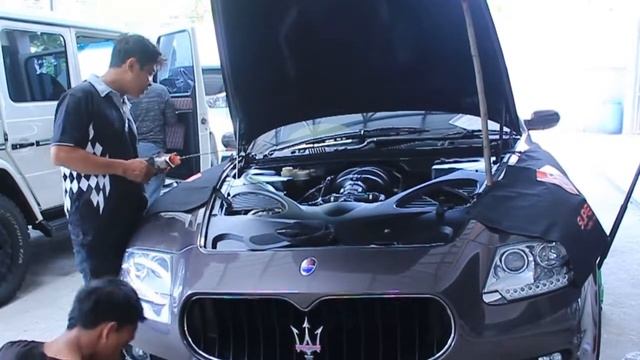 Servis Rutin, Ganti Oli Mesin dan Filter Oli pada Mobil Maserati di Bengkel Maserati Supercar.id смотреть онлайн