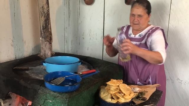 Chilaquiles Rojos De Mi Rancho A Tu Cocina смотреть онлайн