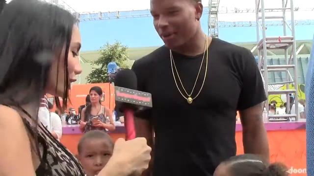 Detroit Lions' Marvin Jones Jr Interview - Alexisjoyvipaccess - 2016 Nickelodeon Kids' Choice Sport смотреть онлайн