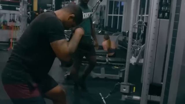 DAXSHAAT! ISLAM BILAN JANGIDAN OLDIN ALEKS KATTA VAZN YEG'MOQDA!