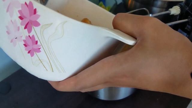 How To Make Banana Chocolate Chip Muffins With Cashew Nuts