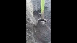 Строительство, разгрузка баржи