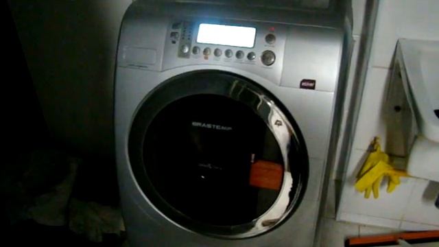 Lava e Seca Brastemp com defeito смотреть онлайн