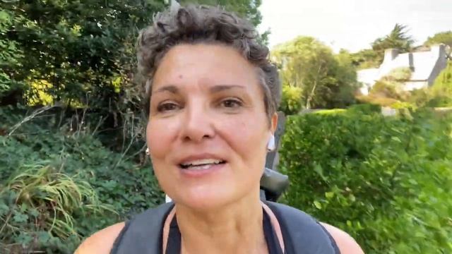 Découvrez Bréhat en Bretagne - Discover Bréhat in Brittany - Everyday Spoken French смотреть онлайн