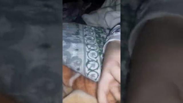 Ржу над тем как Богдан собирает одну часть кубика рубика смотреть онлайн