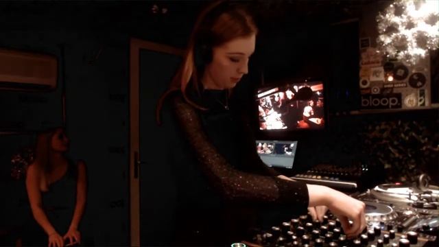 Urban Soundscapes w/ Redfreya - 24.11.20 смотреть онлайн