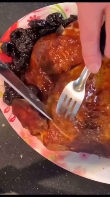 Мега сочная курица с черносливом у меня на канале