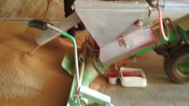 Робота протравітєля, і шнека погрузчіка смотреть онлайн