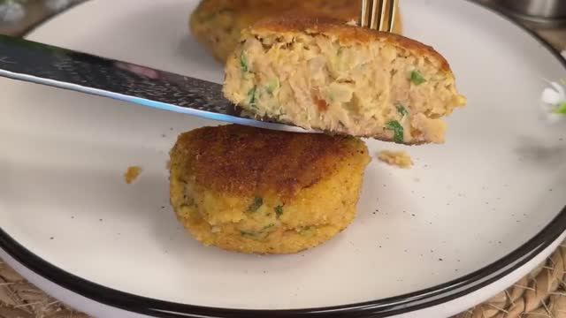 Котлеты из картофеля и тунца с кремовым чесночным соусом смотреть онлайн