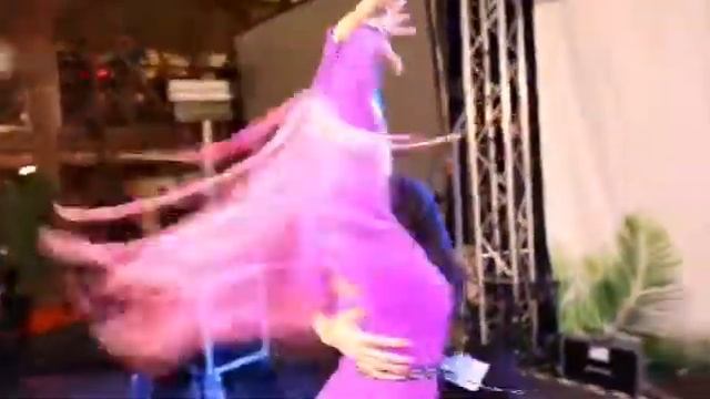 When the salsa DJ knows HOW to dance - DJ DUCU & JOJO - #salsasocial смотреть онлайн