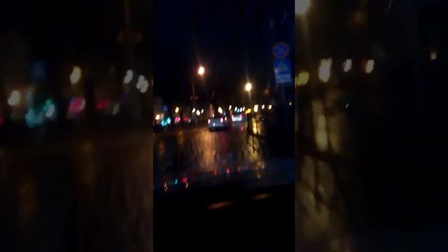 Ночью нравится по городу полная музыка Ты Беломор на губах смотреть онлайн