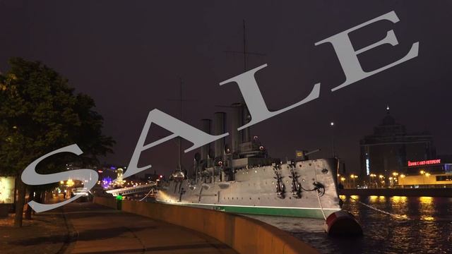 The Aurora cruiser in Saint-Petersburg. Night. 4K смотреть онлайн