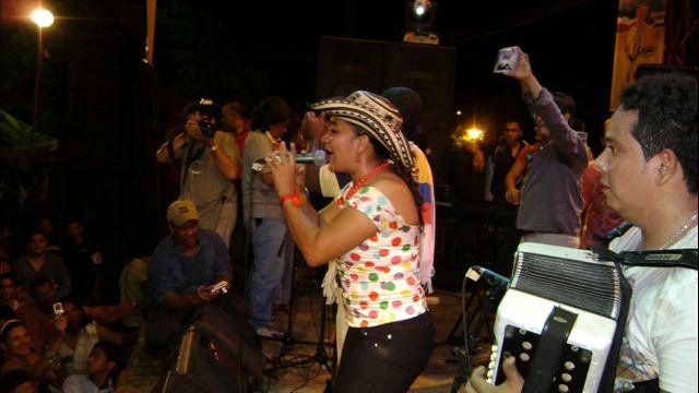 AMOR DE MI SABANA-JADITH MUEGUES-EN VIVO(JOSE VALENCIA)-AUD CON .wmv смотреть онлайн