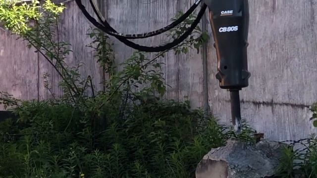 Оригинальный гидромолот CASE CB80S, на флагмане 695ST смотреть онлайн