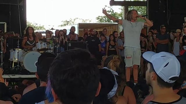 Warped Tour 2018 West Palm 3ho!3 смотреть онлайн