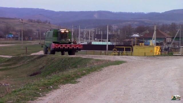 Комбайн John Deere 1570 вернётся с уборки кукурузы весной 2023! смотреть онлайн