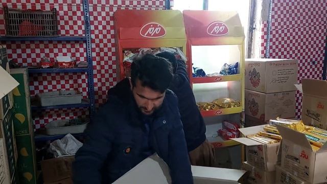 Akbar, the small king of the neighborhood and the shop of Ashaz, a businessman and a shopkeeper смотреть онлайн