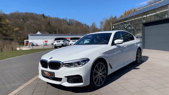 BMW 530e Facelift M-Sport/Leder/Navi/Schiebedach/20“ смотреть онлайн