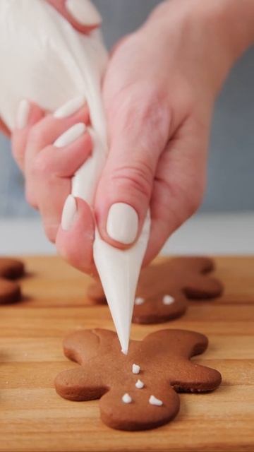 Decorating A Gingerbread Cookie❤️❤️❤️❤️ Subscribe For More