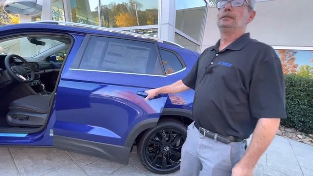 2023 Volkswagen Taos SE walk around video смотреть онлайн
