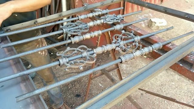 تعلم أفضل طريقة فصالة وصنع باب حديدي|| طريقة زخرفة باب حديد смотреть онлайн