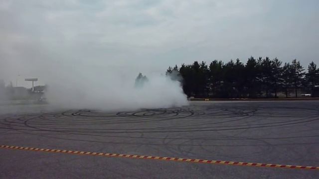 Tampere Inside Burnout Party 2010 - BMW M3 e36 смотреть онлайн