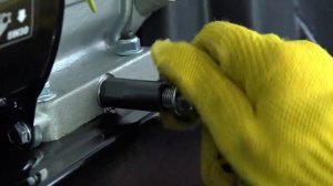 Как заменить масло на снегоуборочной машине HUTER