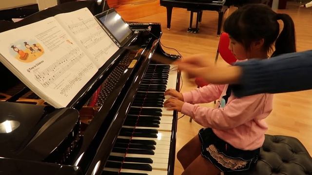Celine Yeung - With Piano Force смотреть онлайн