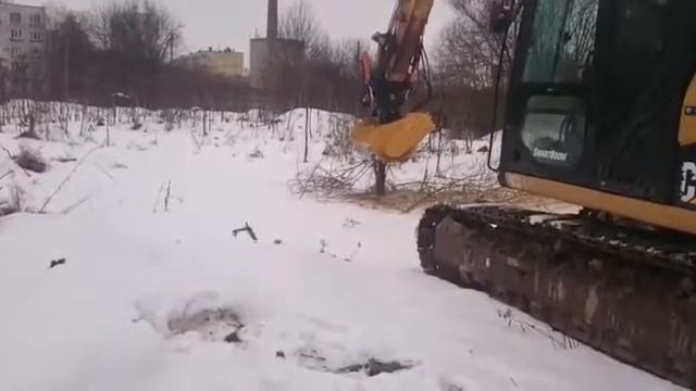 Наклонно-поворотное устройство установленное на экскаватор CAT смотреть онлайн